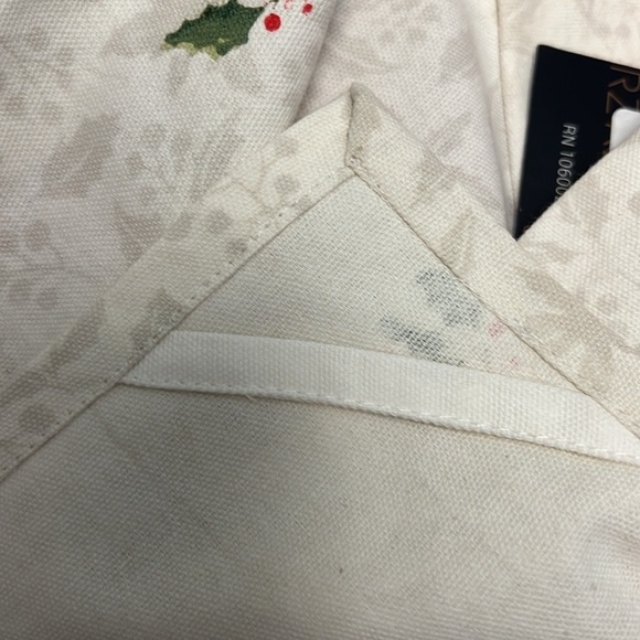 3 Christmas Kitchen Towels, Set of 3,  Mistletoe, NWT - Picture 9 of 10